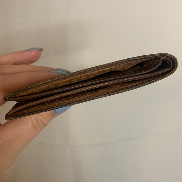 S O L D Louis Vuitton Bifold Monogram Wallet - Picture 6 of 17